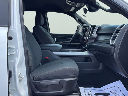New 2026 RAM 3500 Big Horn AWD/4WD image 10