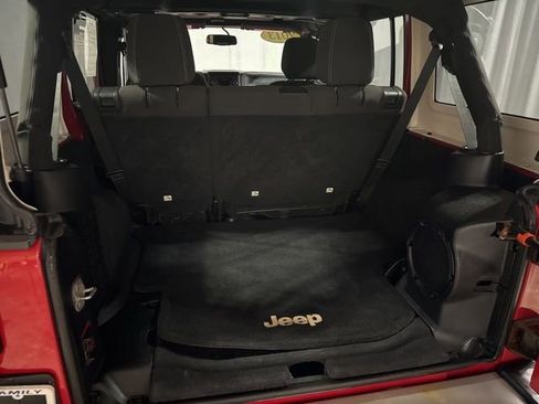 Used 2013 Jeep Wrangler Unlimited Sahara AWD/4WD image 22