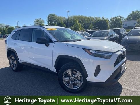 Certified 2025 Toyota RAV4 LE AWD/4WD image 1
