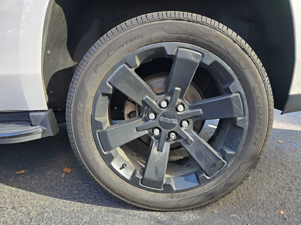 Used 2019 GMC Yukon SLT w/ Graphite Performance Edition AWD/4WD image 5