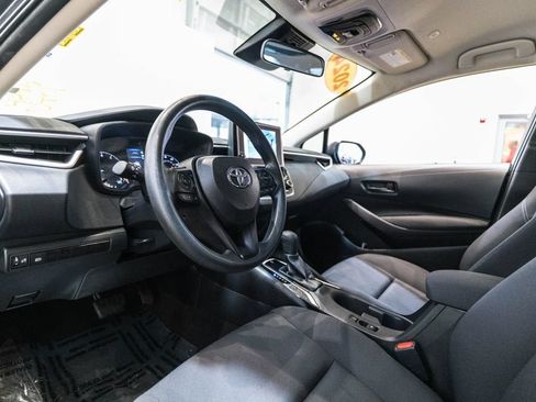 Used 2024 Toyota Corolla LE FWD image 4