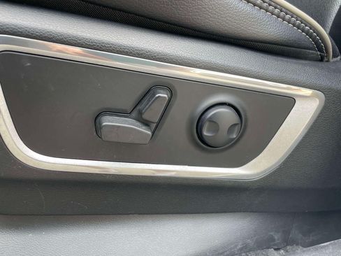 Used 2023 RAM 1500 Laramie AWD/4WD image 16