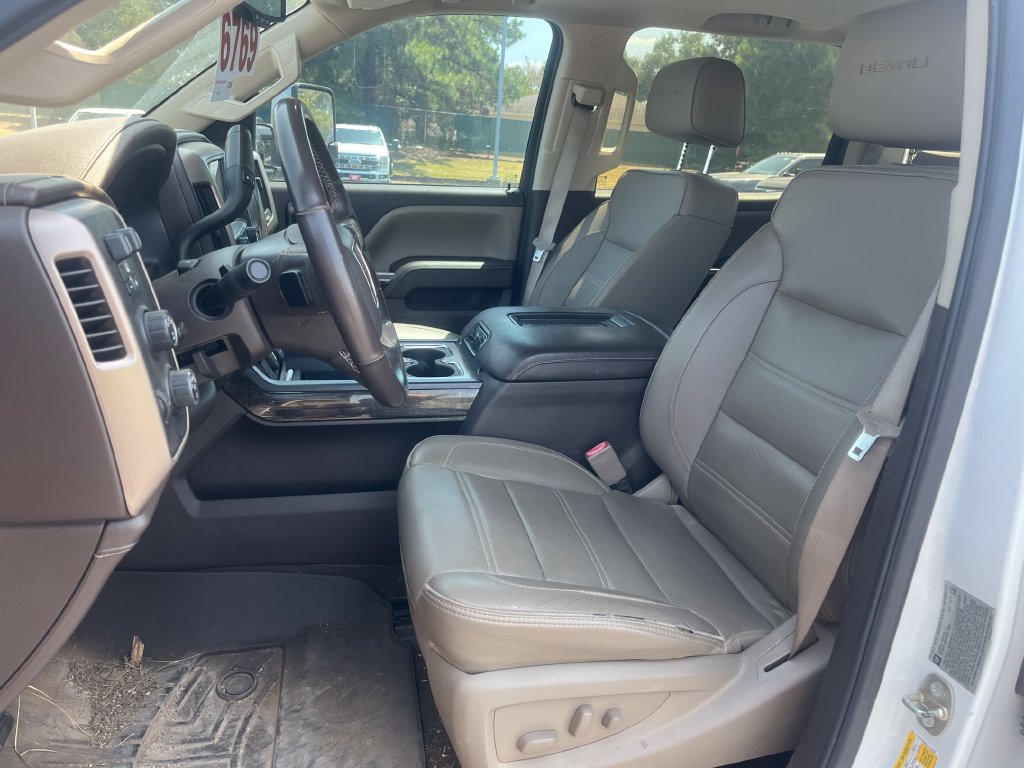 Used 2016 GMC Sierra 3500 Denali w/ Duramax Plus Package AWD/4WD image 9