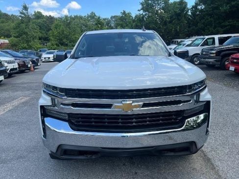 Used 2020 Chevrolet Silverado 1500 LT AWD/4WD image 2