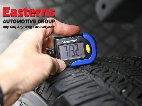 Used 2025 Jeep Wrangler Unlimited Sahara AWD/4WD image 29