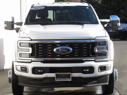 Used 2024 Ford F450 Platinum w/ Camper Package image 3