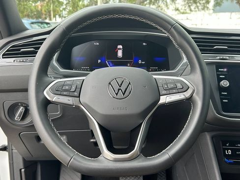 Certified 2023 Volkswagen Tiguan SE FWD image 13
