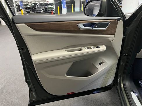 New 2026 Volkswagen Atlas SE image 19