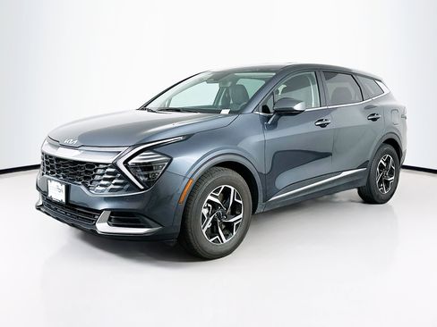 Used 2024 Kia Sportage LX image 3