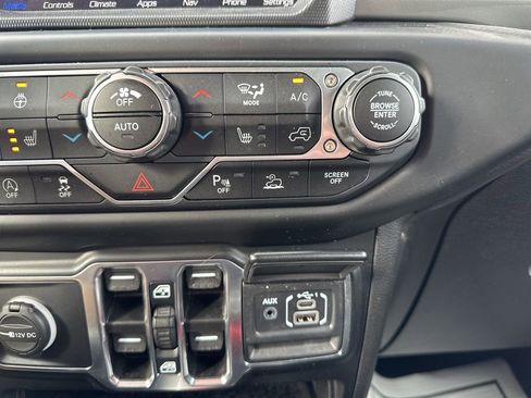 Used 2021 Jeep Wrangler Unlimited Sahara w/ Uconnect 4C Nav & Sound Group AWD/4WD image 26
