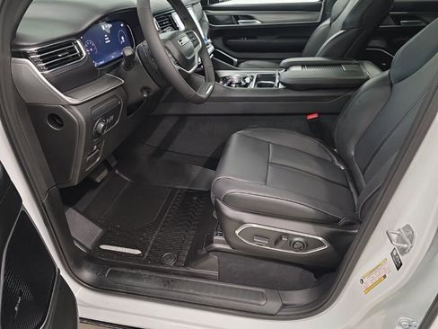 New 2026 Jeep Grand Wagoneer Limited AWD/4WD image 16