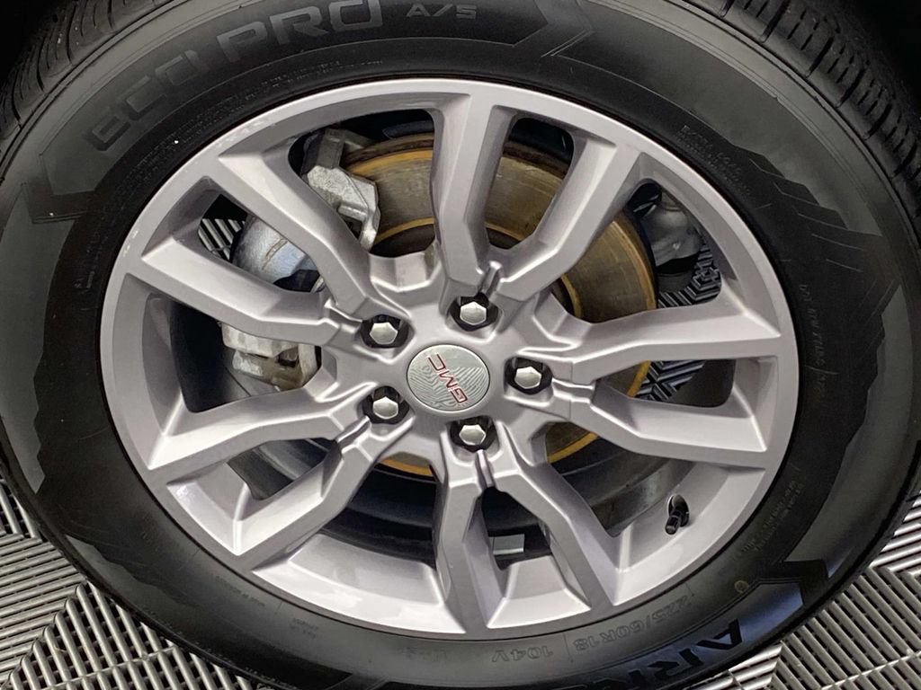 Used 2024 GMC Terrain SLT AWD/4WD image 25