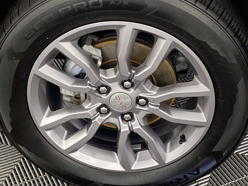 Used 2024 GMC Terrain SLT AWD/4WD image 25