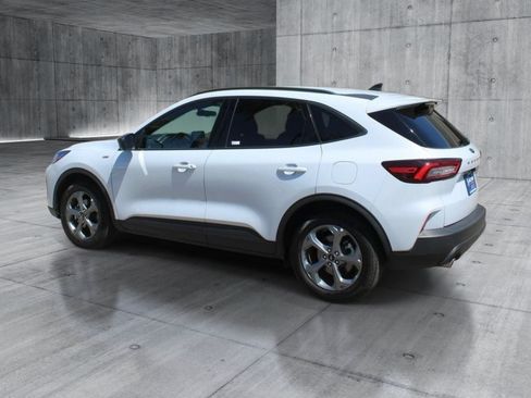 Used 2025 Ford Escape ST-Line FWD image 3