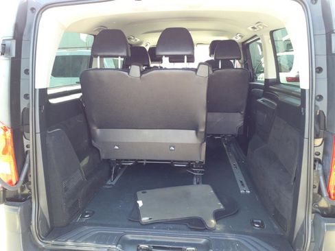 Used 2019 Mercedes-Benz Metris Passenger image 12