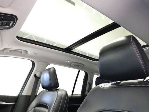 Used 2023 Jeep Grand Cherokee 4WD 4xe image 28