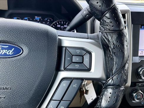 Used 2017 Ford F250 Lariat w/ Chrome Package image 12