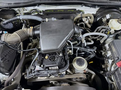 Used 2020 Toyota Tacoma SR image 38