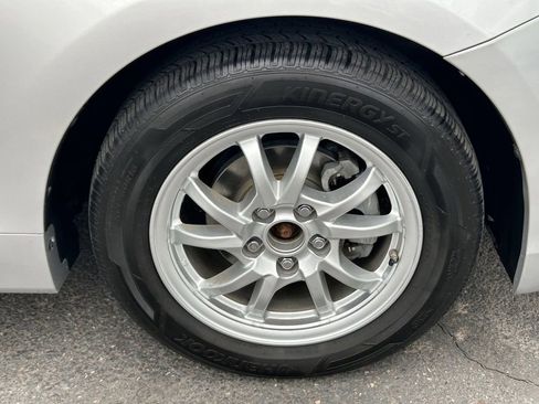 Used 2012 Toyota Prius V Three image 9