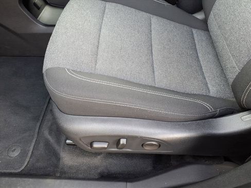 Used 2025 GMC Acadia Elevation image 17