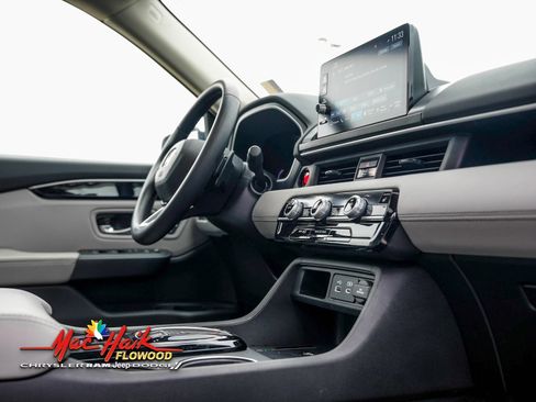 Used 2023 Honda Pilot Touring image 16