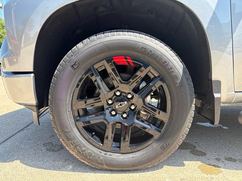 New 2026 Chevrolet Silverado 1500 RST w/ Redline Edition AWD/4WD image 9