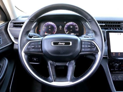 Used 2022 Jeep Grand Cherokee Limited image 26