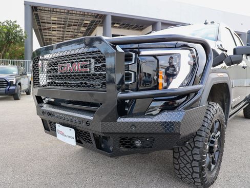Used 2024 GMC Sierra 2500 AT4 w/ AT4 Premium Plus Package AWD/4WD image 17