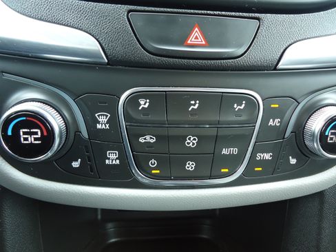 Used 2021 Chevrolet Equinox LT AWD/4WD image 19