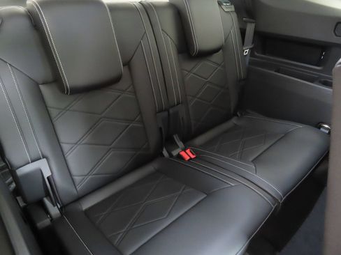 Used 2025 Volkswagen Atlas SE FWD image 24