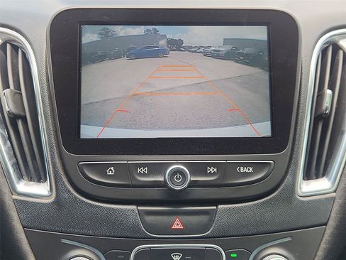 Used 2016 Chevrolet Malibu LT FWD image 14
