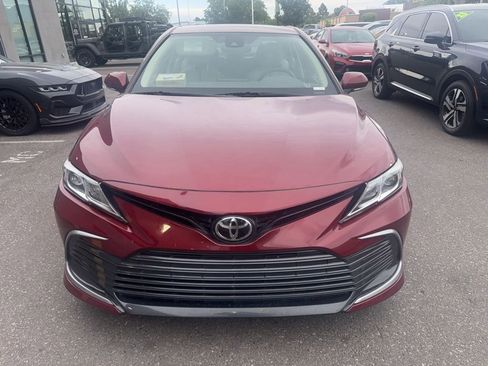 Used 2022 Toyota Camry LE w/ Convenience Package FWD image 4