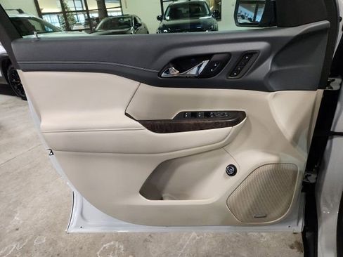 Certified 2023 GMC Acadia Denali w/ Denali Ultimate Package image 21