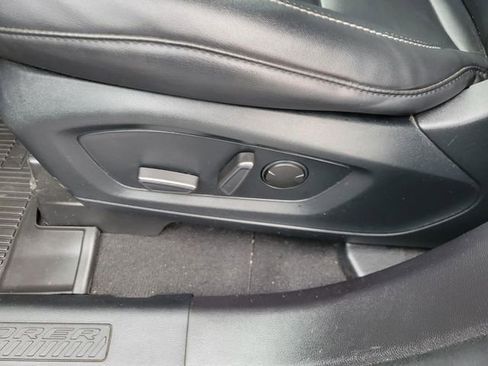 Used 2022 Ford Explorer XLT w/ Equipment Group 202A image 22