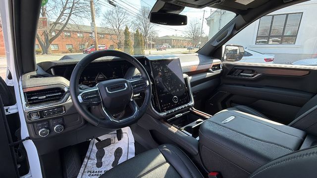 Certified 2025 GMC Yukon XL Denali AWD/4WD image 19