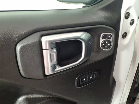 Used 2025 Jeep Gladiator Sport AWD/4WD image 15