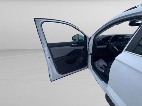 Used 2023 Volkswagen Taos SE image 10