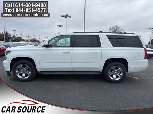 Used 2017 Chevrolet Suburban LT image 3