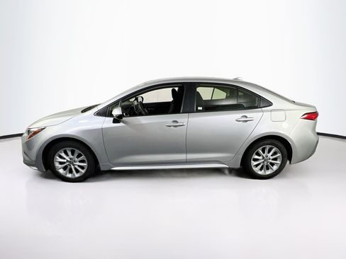 Used 2020 Toyota Corolla LE w/ LE Convenience Package FWD image 8