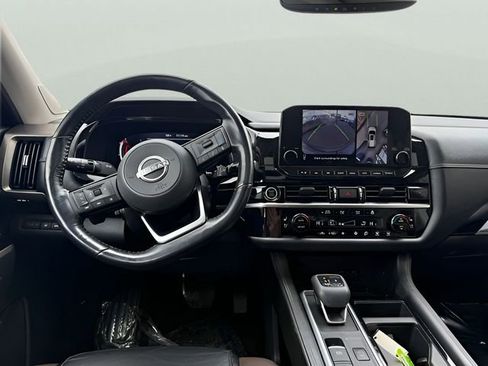 Used 2022 Nissan Pathfinder Platinum w/ Cargo Package image 14