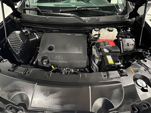 Used 2023 Chevrolet Traverse LT AWD/4WD image 42