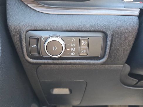 Used 2022 Ford Explorer Limited w/ Equipment Group 301A AWD/4WD image 33