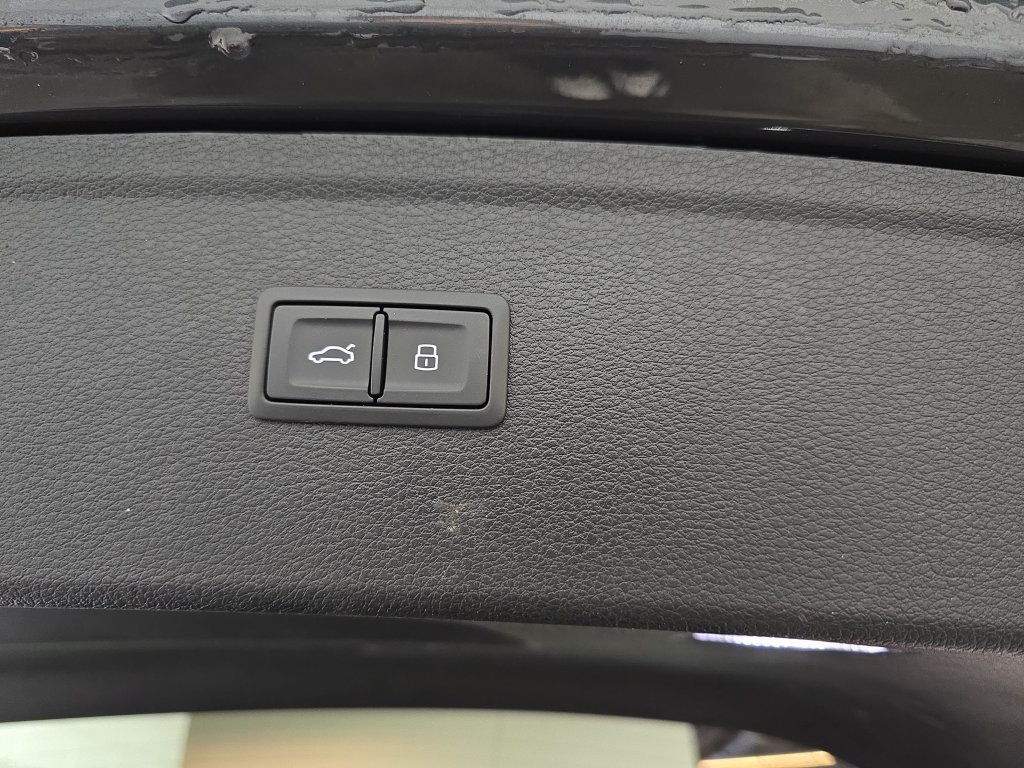 Used 2023 Audi Q5 2.0T Premium w/ Convenience Package AWD/4WD image 14