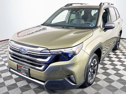 Used 2026 Subaru Forester Premium AWD/4WD image 3