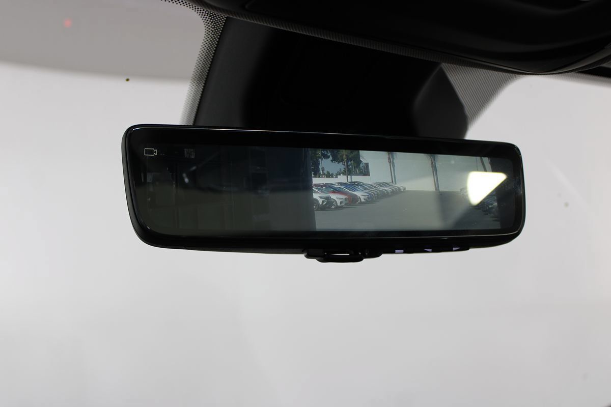 Used 2023 Jeep Grand Cherokee L Limited w/ Luxury Tech Group II RWD image 23