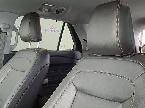 Used 2022 Ford Explorer Limited image 27