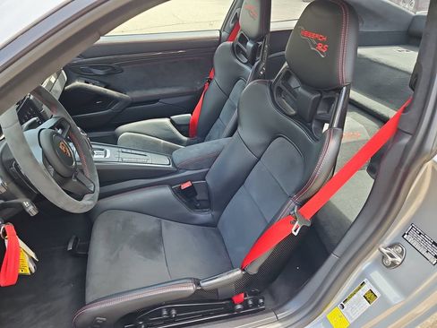 Certified 2019 Porsche 911 GT2 RS RWD image 5