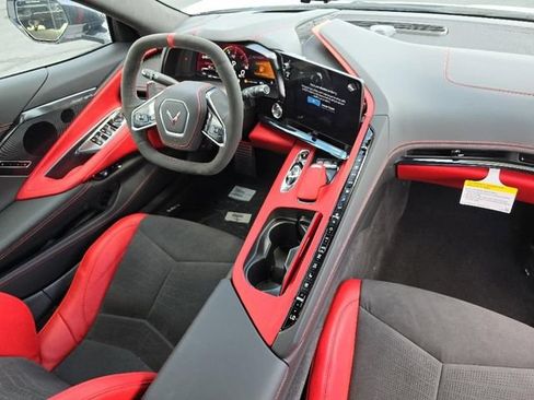Used 2024 Chevrolet Corvette Stingray Premium Conv w/ Z51 Performance Package RWD image 24