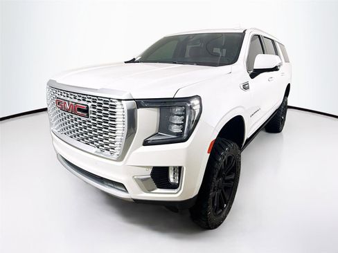 Used 2021 GMC Yukon XL Denali image 1
