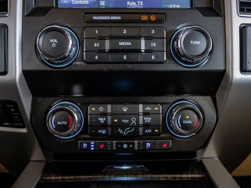 Used 2020 Ford F250 Lariat w/ Lariat Ultimate Package image 25